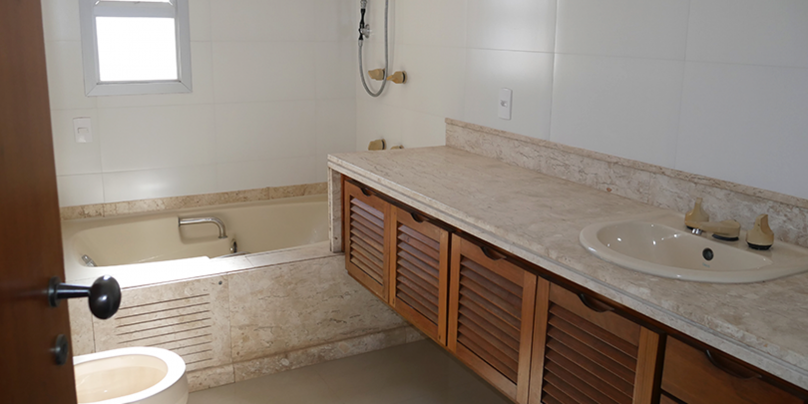 Triplex no bairro alto