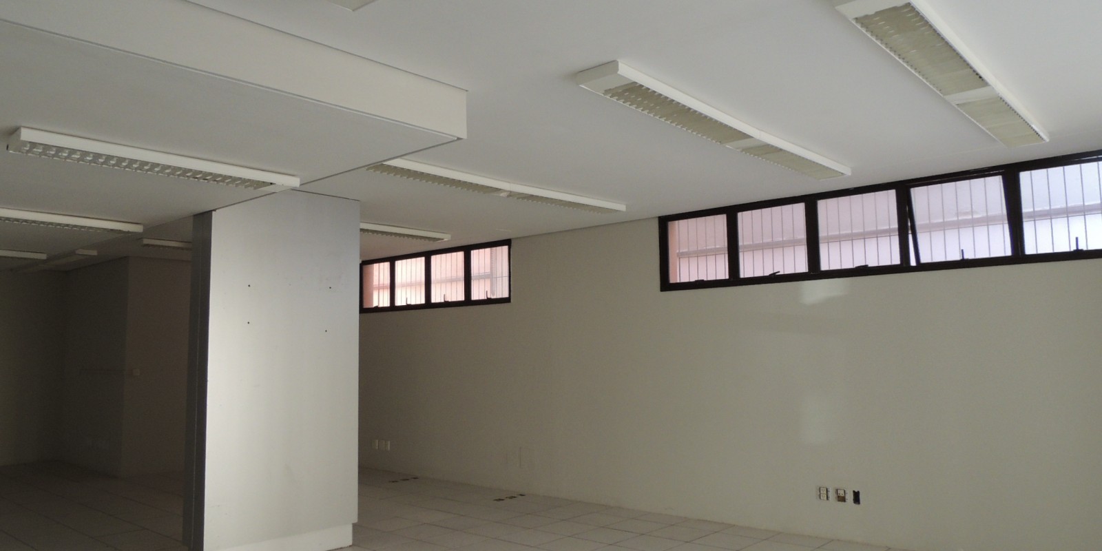 Salão Comercial Centro - 227mt² Aluga-se