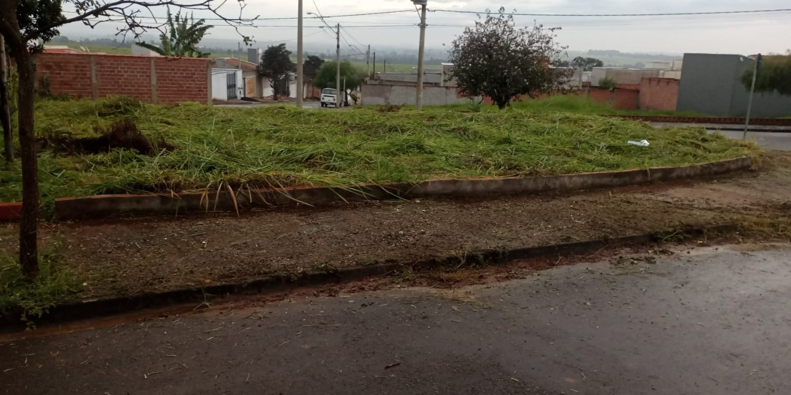 Terreno de esquina Campos do Conde