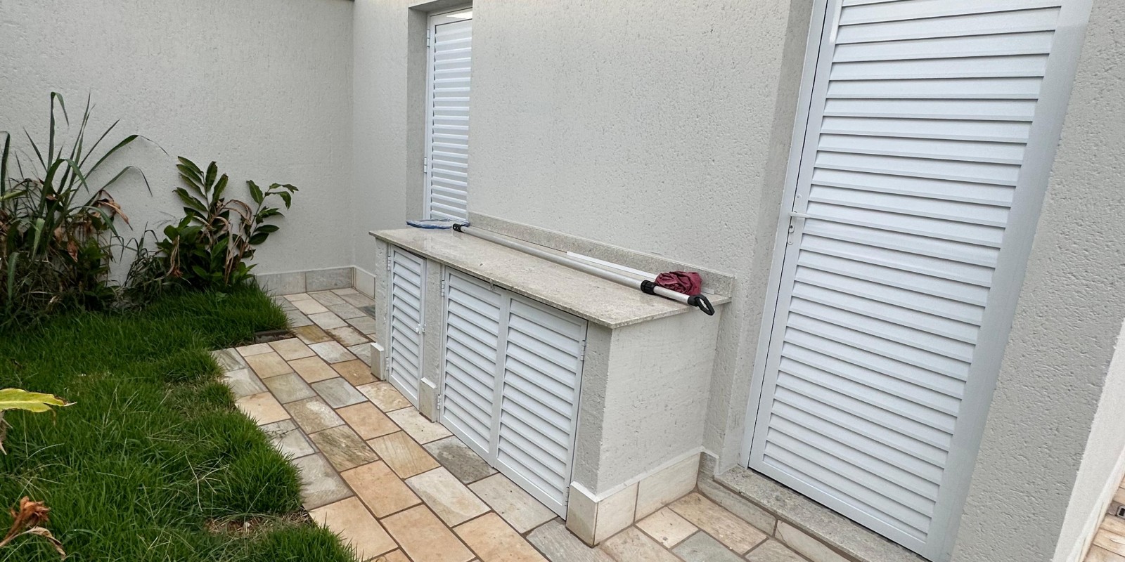 Casa a venda no Condomínio Soleil bairro Bongue