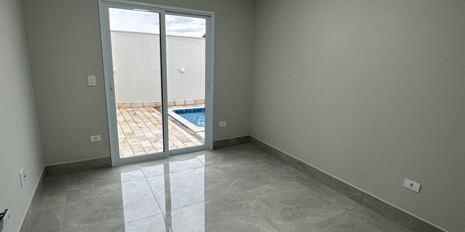 Casa a venda no Condomínio Soleil bairro Bongue