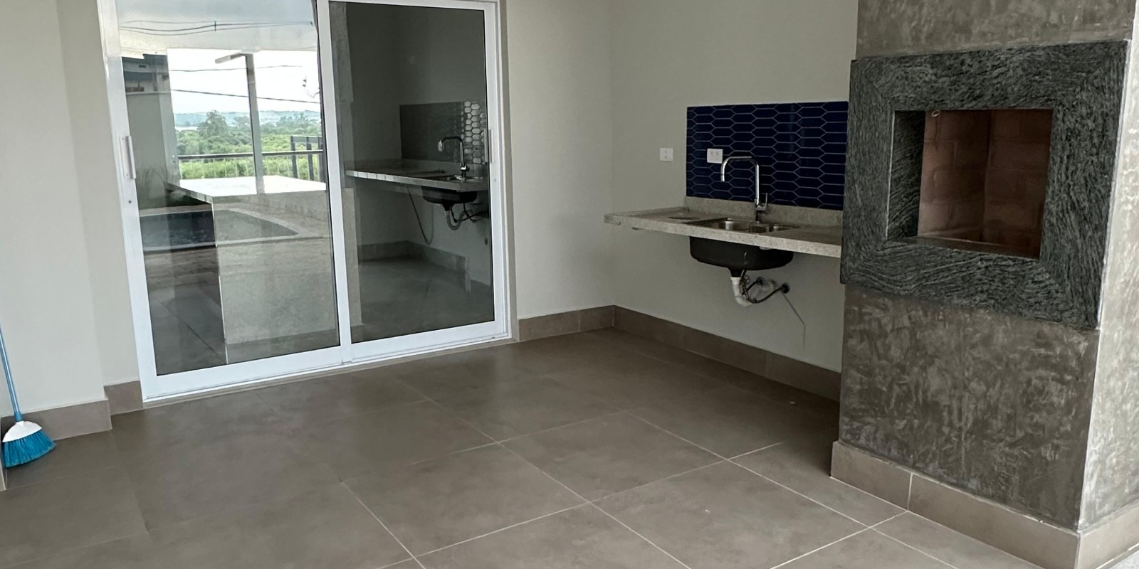 Casa a venda no Condomínio Soleil bairro Bongue