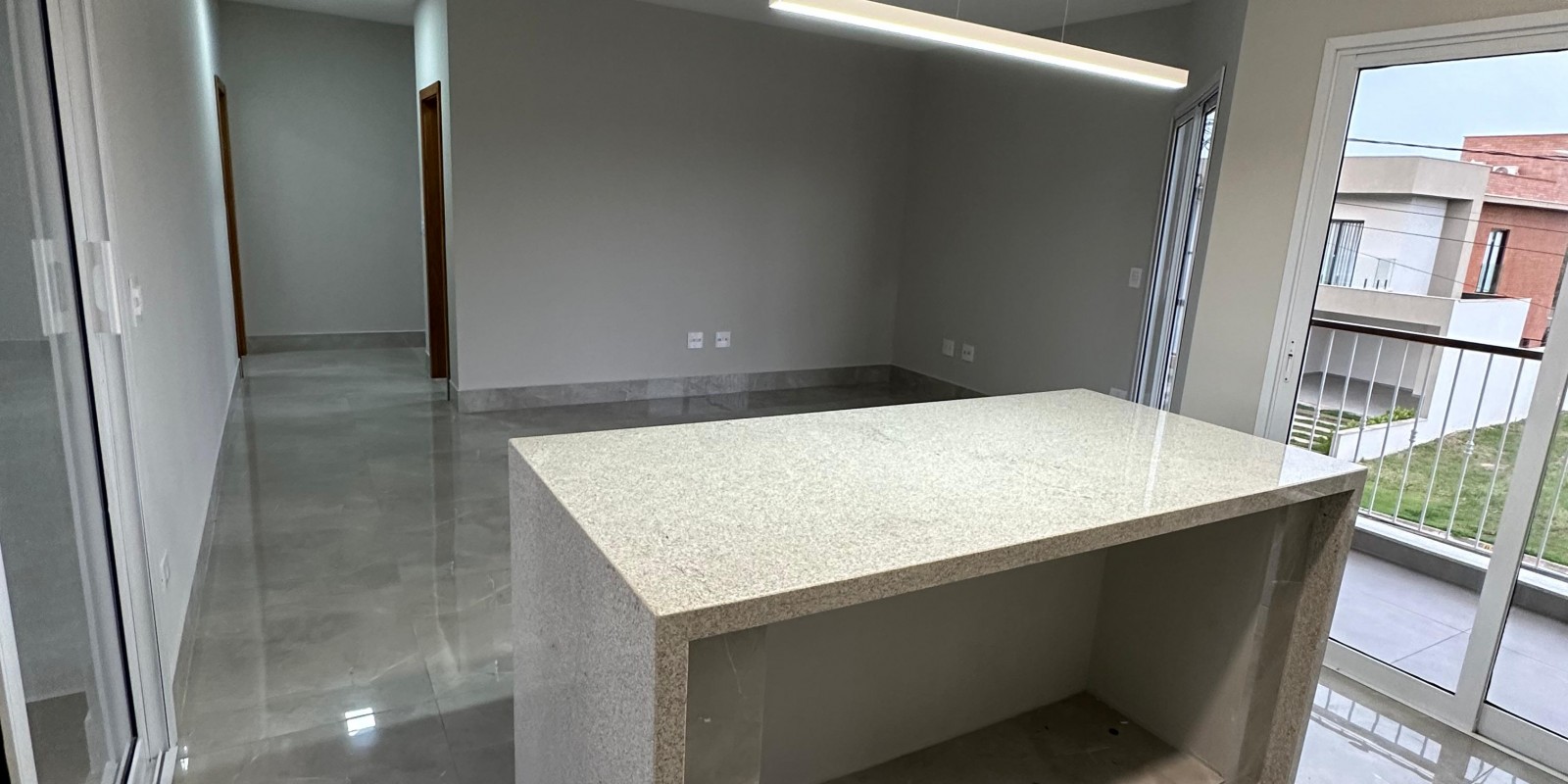 Casa a venda no Condomínio Soleil bairro Bongue