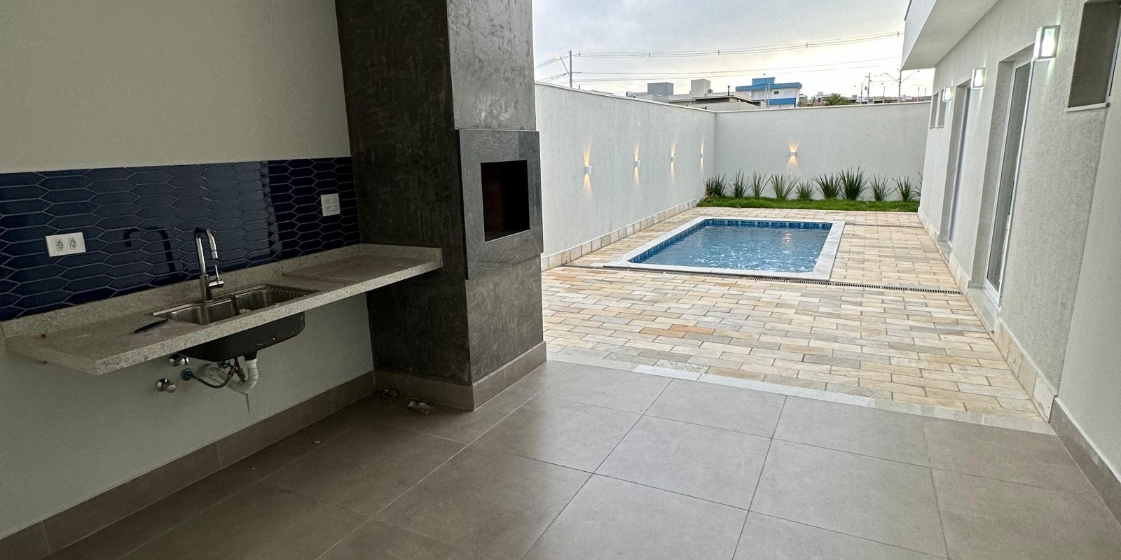 Casa a venda no Condomínio Soleil bairro Bongue