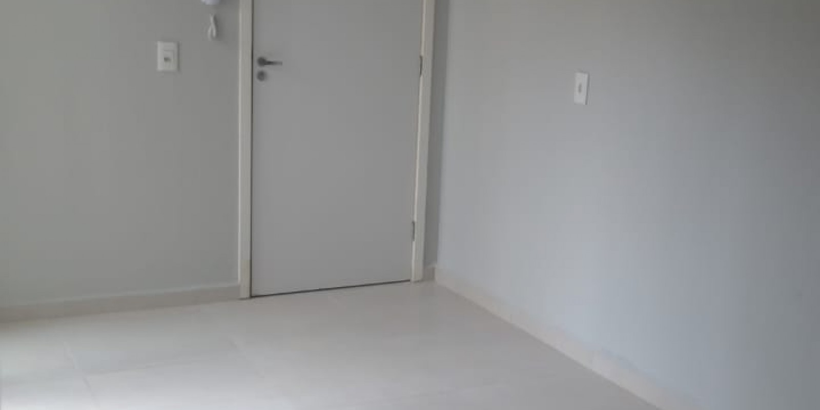 APARTAMENTO TERREO EDIFICIO VARANDAS 