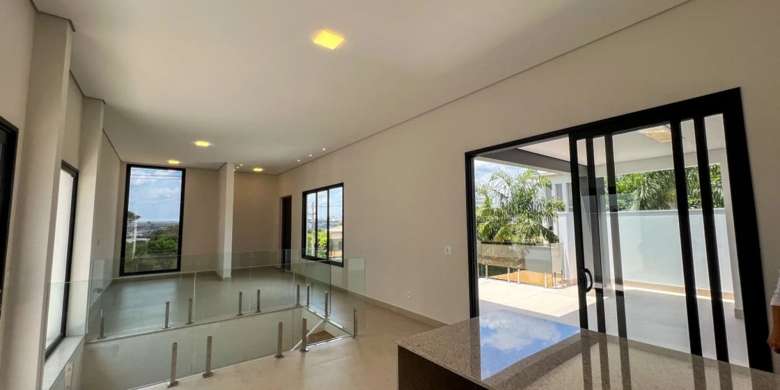 Casa condomínio Residencial Damha 1
