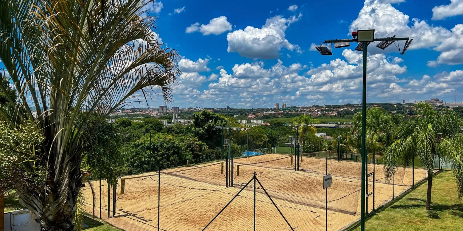 Casa condomínio Residencial Damha 1