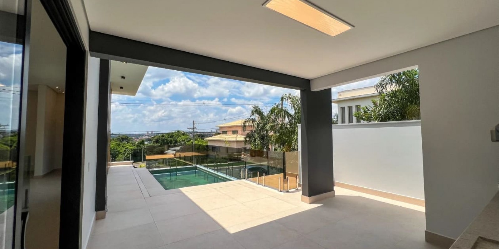 Casa condomínio Residencial Damha 1