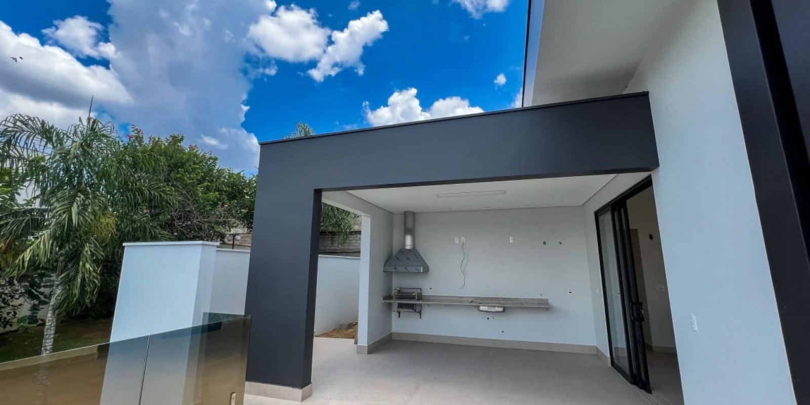 Casa condomínio Residencial Damha 1
