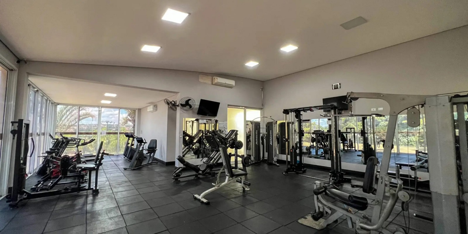 Casa condomínio Residencial Damha 1
