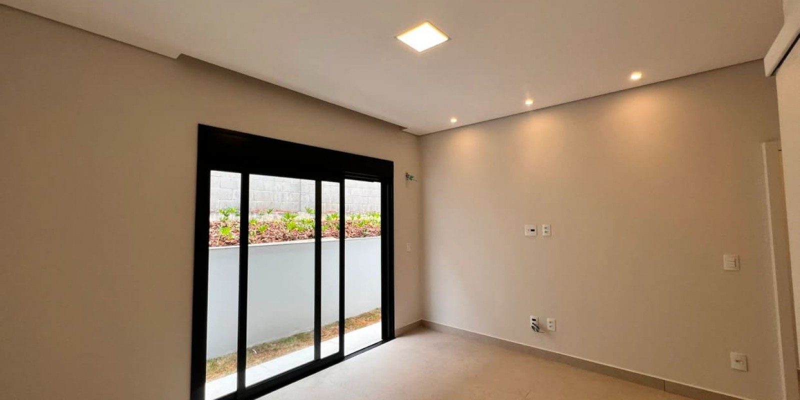 Casa condomínio Residencial Damha 1